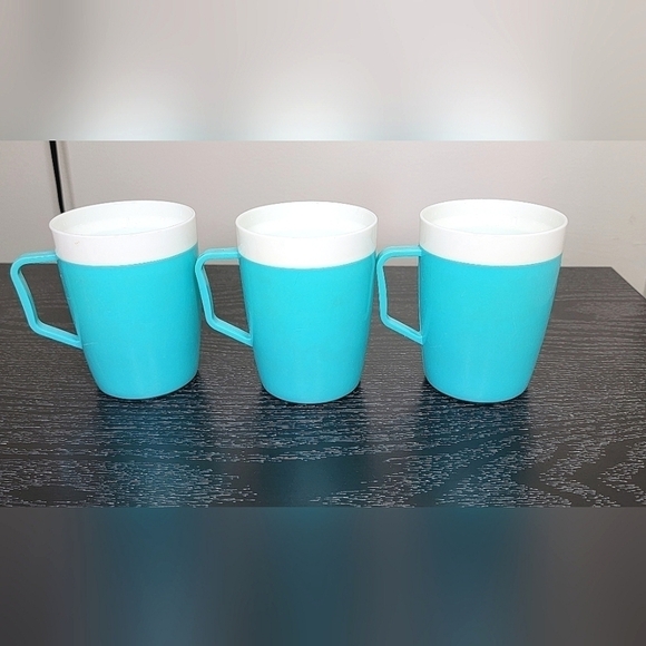 Set of 3 Vintage 60's Arnoldware Drinking Cups - Picture 1 of 3